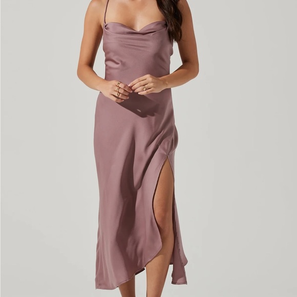 Gaia Midi Dress
Color: Mauve / XS - Picture 1 of 3